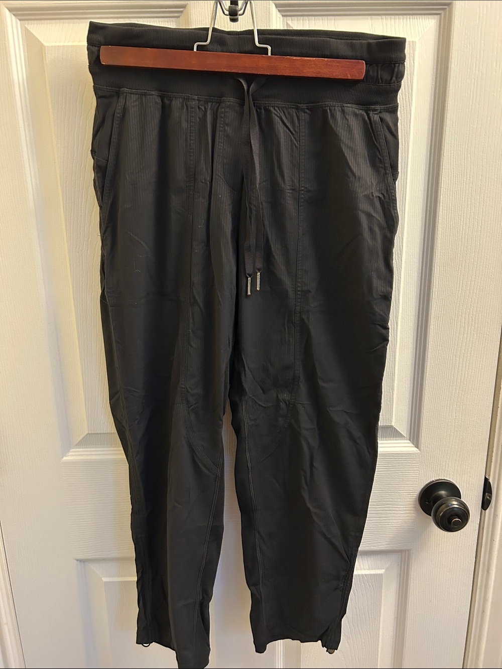 lululemon athletica Black Cropped Drawstring Jogger Pants
